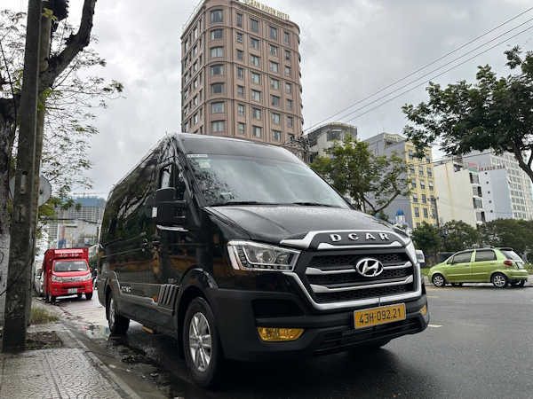 Hình ảnh xe Limousine 11 chỗ đi Vĩnh Phúc