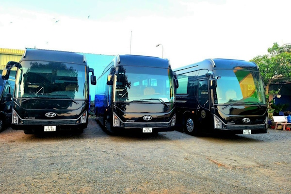 Hình ảnh xe Limousine 15 chỗ đi Lạng Sơn