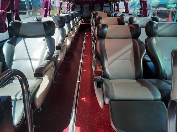 Hình ảnh xe Limousine 28 chỗ đi Lạng Sơn