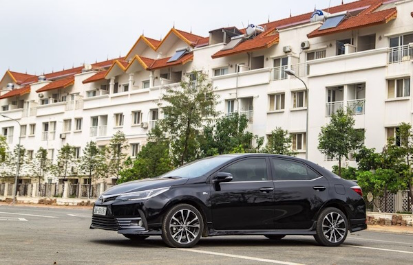 4-Seater Car for rent to Nam Dinh