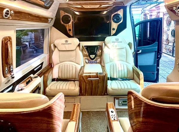 Limousine 7 chỗ