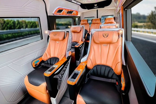 Thuê xe Limousine 9 chỗ đi Lai Châu